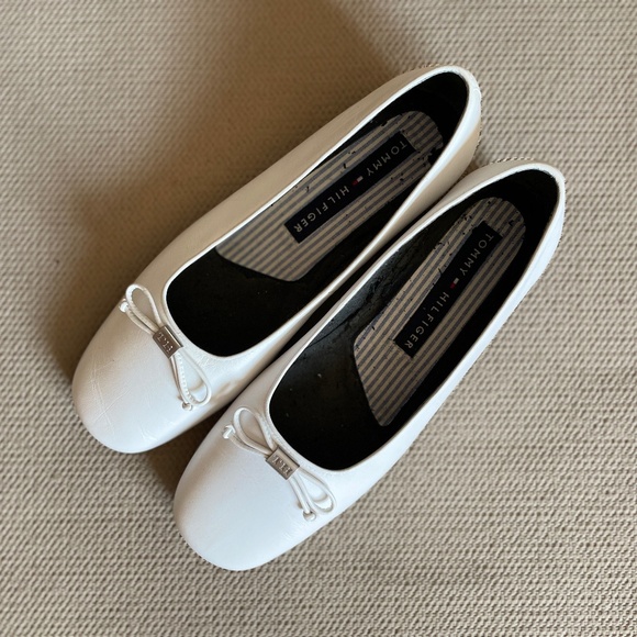 Tommy Hilfiger White Leather Ballerina Flats Size 7 / EU 38 - Picture 1 of 7